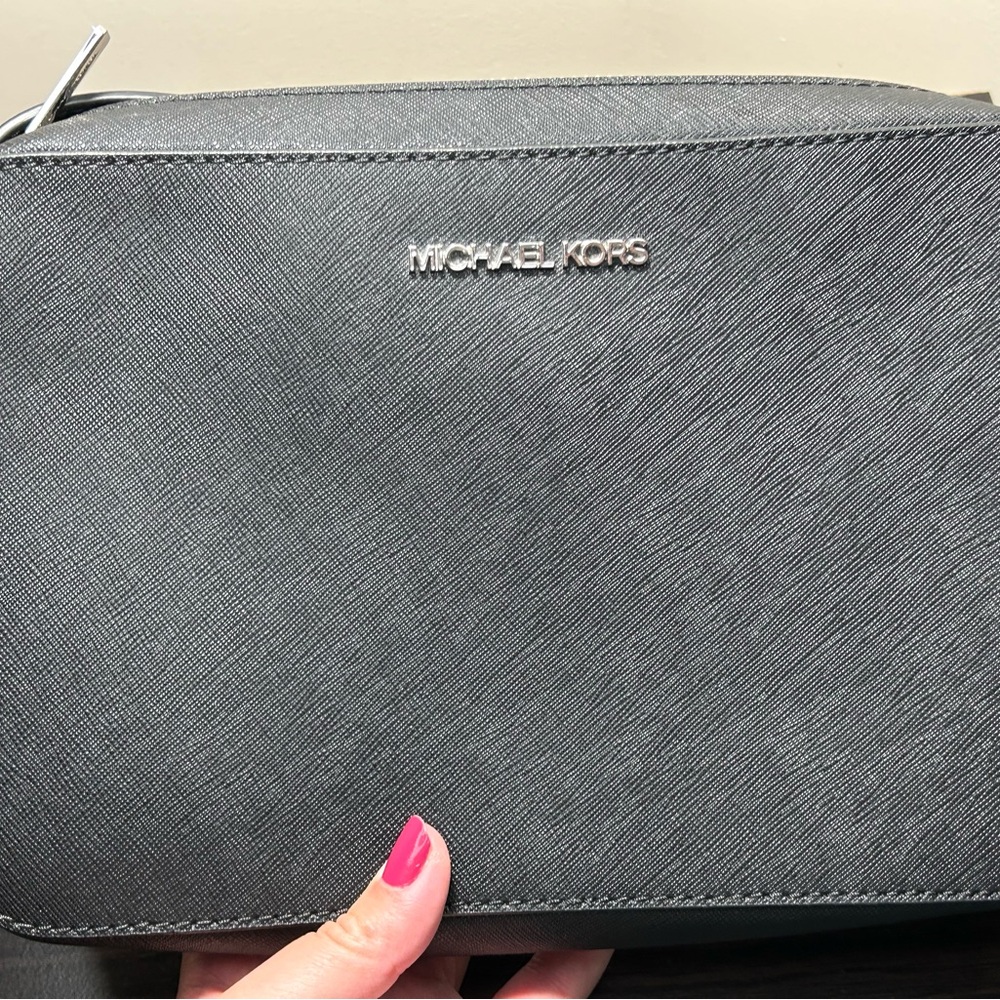 Michael Kors crossbody great condition